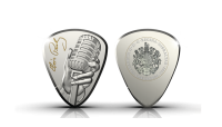 Elvis Presley ‘The King of Rock ‘n Roll”, pièce d’argent massif en forme de médiator de guitare